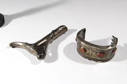 ART NOUVEAU WORK 
Silver parasol knob (boar...