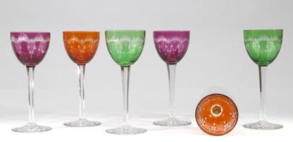 Six roemers en cristal taillé et teinté vert,...