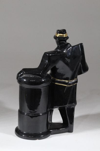 Dans le goût de ROBJ 
Homme accoudé
Sculpture...
