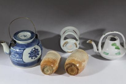 JAPON - XXème siècle
Lot de 5 céramiques...
