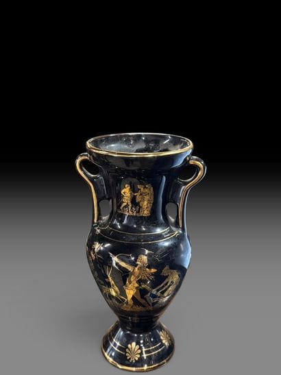 STELLA
Terracotta baluster vase with antique-style...