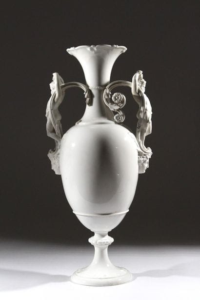 H & CIE - PARIS
Baluster vase on a pedestal,...