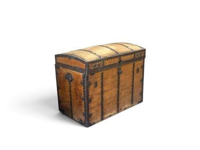 FRANCE - LE BAZAR DE VOYAGE. 
Malle de voyage,...