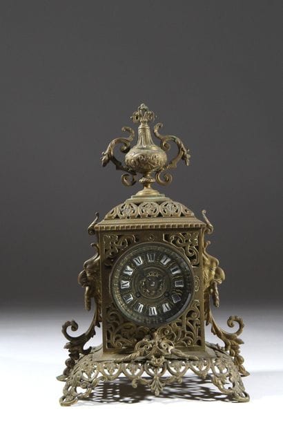 POULLEN à Rochefort
Pendule en bronze doré...