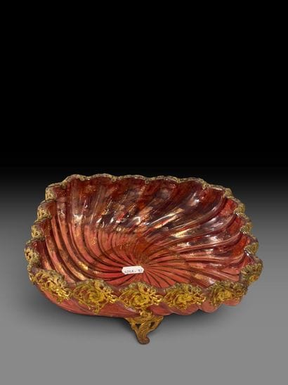 Coupe en verre monture en laiton de style...