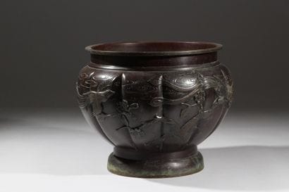 JAPON, Époque MEJI (1868-1912),
Cache pot...