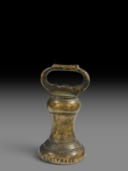 ENGLAND - 19th century 
Pharmacy scale in...