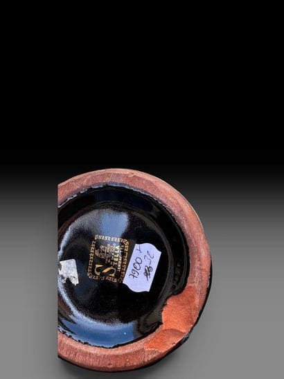 STELLA
Terracotta baluster vase with antique-style...