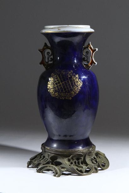 VALENTINE Manufactory
Baluster-shaped vase...