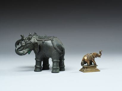 INDIA - 20th century
Set consisting of two...