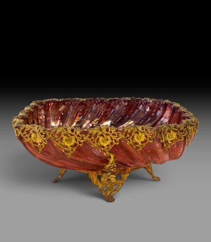 Coupe en verre monture en laiton de style...