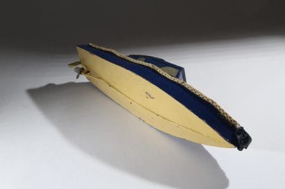 Bateau jouet - canot JEP

Long. : 61 cm