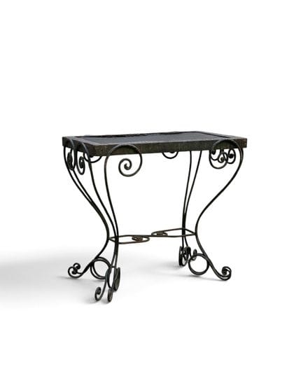 TRAVAIL FRANCAIS
Guéridon ou table d'appoint...