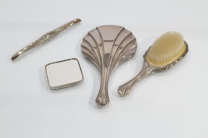 ART DECO PIECE 
Silver plated toiletries...