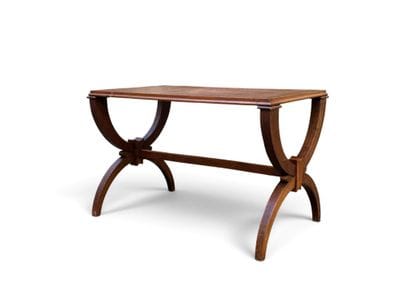 FRENCH FURNITURE 
Molded wood coffee table...