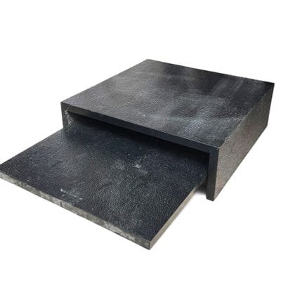 Large table basse en composition laquée noir...