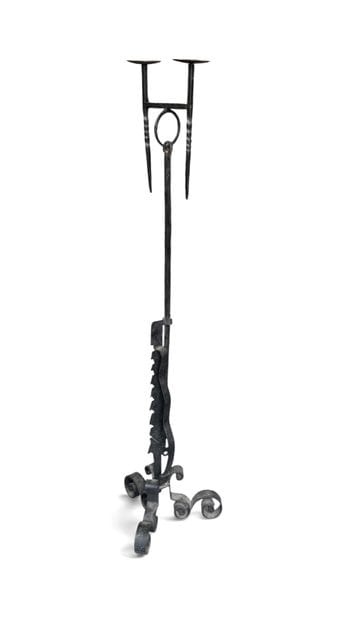 NEO-INDUSTRIAL DESIGN
A two-light wrought-iron...