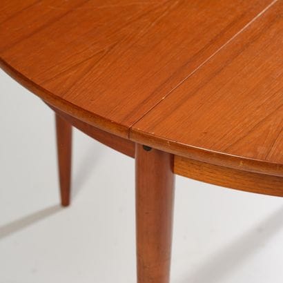 TRAVAIL SCANDINAVE 
Table circulaire en teck...