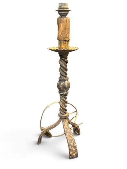 Attributed to Max BRÉ (20th century)
A tripod...