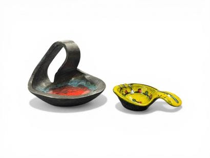 ITALIAN WORK
Reunion of two free-form circular...