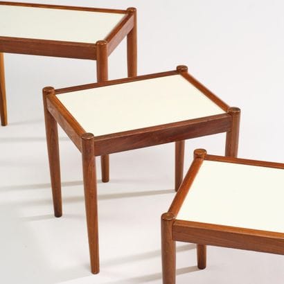 TRAVAIL SCANDINAVE 
Suite de trois tables...