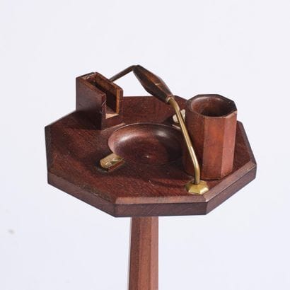 ART DECO PIECE 
Freestanding ashtray forming...