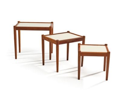 TRAVAIL SCANDINAVE 
Suite de trois tables...
