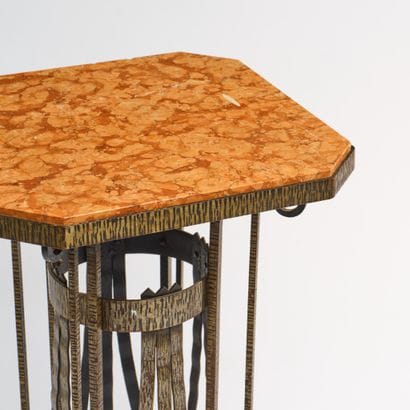 ART DECO-STYLE PIECE
Octagonal side table...
