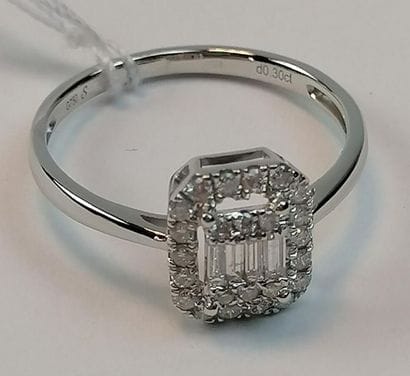 Ring in white gold 750/1000è of rectangular...