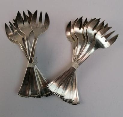12 oyster forks in silver plated metal Art...