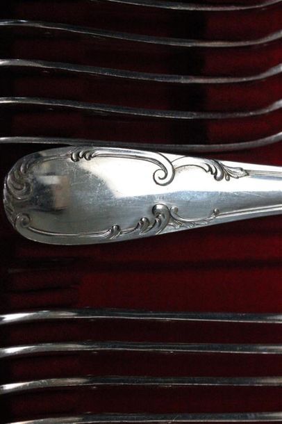 Silver-plated metal housewife, foliage m...
