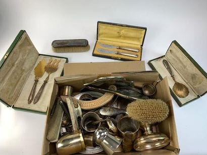 Set of silver plated metal including toiletries...