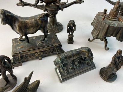 Bronze table bell representing a pedestal...