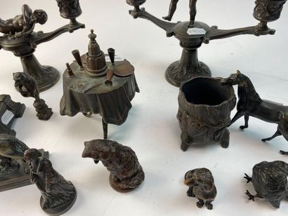 Bronze table bell representing a pedestal...
