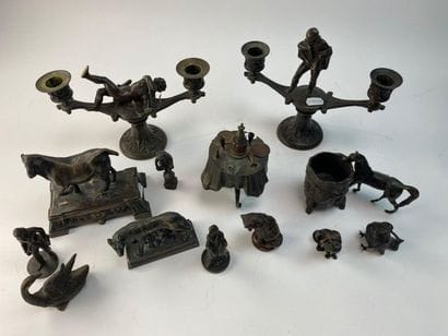 Bronze table bell representing a pedestal...