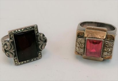 2 silver and metal rings 1940 
