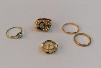 Gold lot including: tank ring, 2 rings, 1...