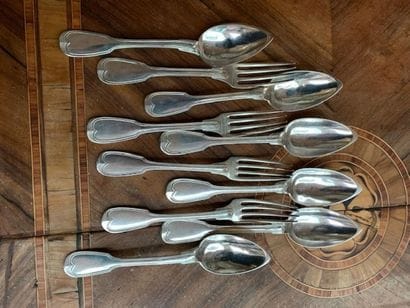 Silver cutlery set including 6 large spoons...