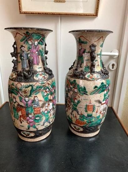 2 Nanking porcelain vases. H 46 cm (one broken,...