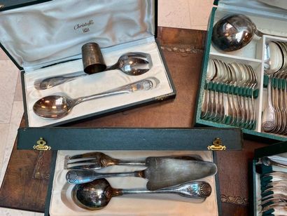 Housewife's part in silver plated metal ...