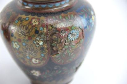 Pair of cloisonné enamel pots. H 11 cm (missing...