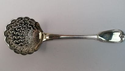Silver sprinkling spoon 1st title Minerve...