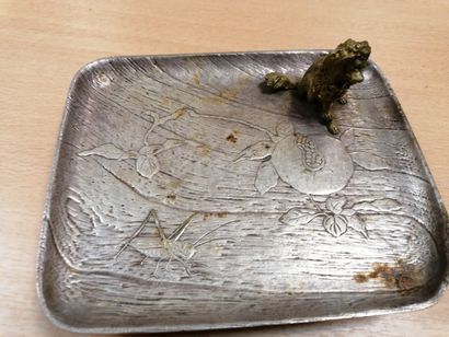 Bronze card holder with dog design