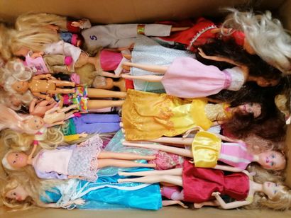IMPORTANT SET OF BARBIE DOLLS AND VARIOUS...
