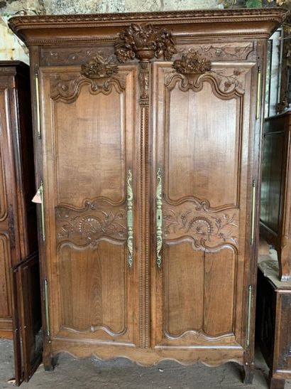 Large natural oak armoire called 