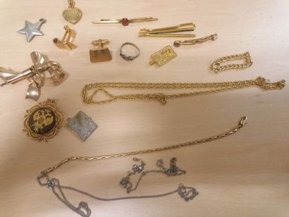 Lot of costume jewelry cpt gold metal pins,...