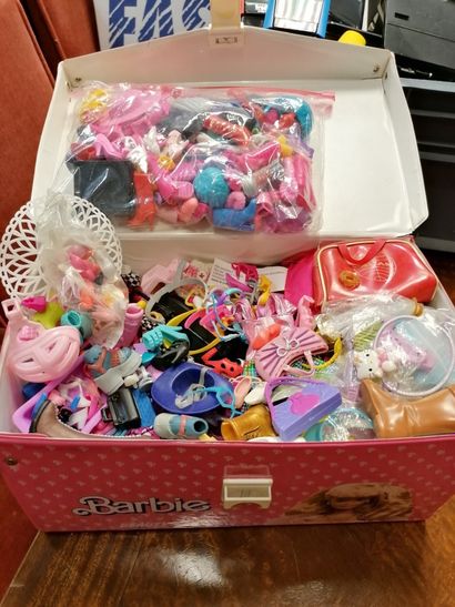 IMPORTANT SET OF BARBIE DOLLS AND VARIOUS...