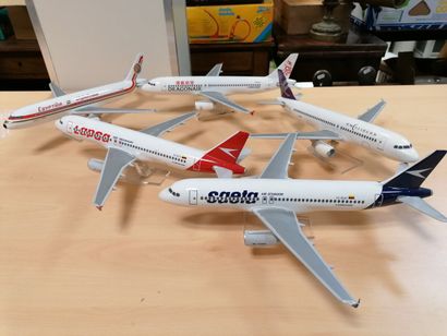 Lot de 5 maquettes d'avions