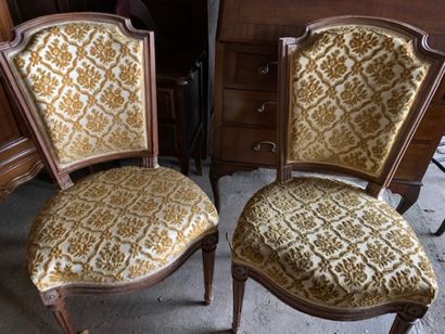 Pair of natural wood chairs with semi-cabriolet...