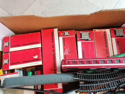 JOUEF- ensemble de wagons, loco et rails